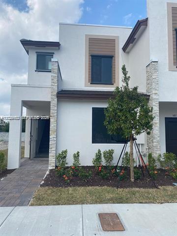 593 NE 208th Ter, Miami, Florida 33179, USA