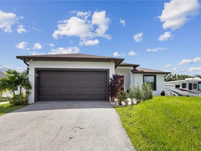 490 NW 37 AV., Naples, Floride 34120, États-Unis