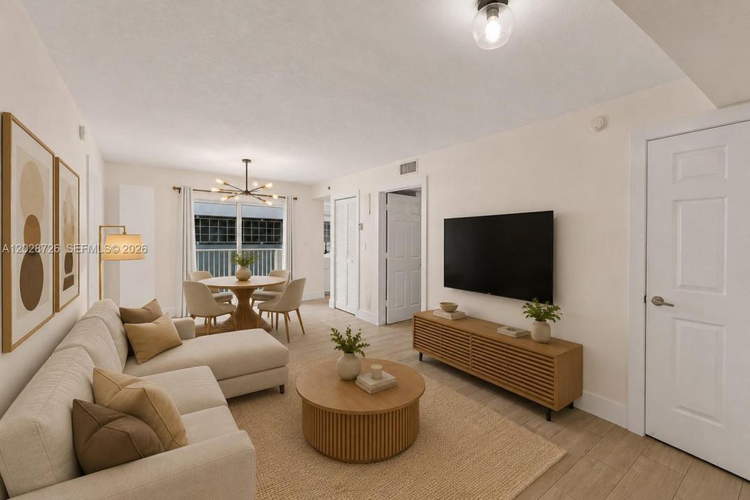 2415 NW 16th St Rd 306, Miami, Florida 33125, USA