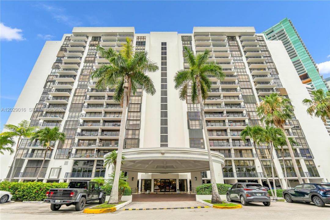 1450 Brickell Bay Dr 1815, Miami, Florida 33131, USA