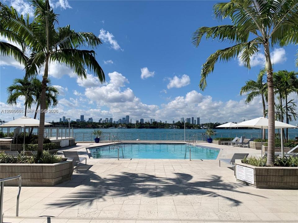 800 West Ave 715, Miami Beach, Floride 33139, États-Unis