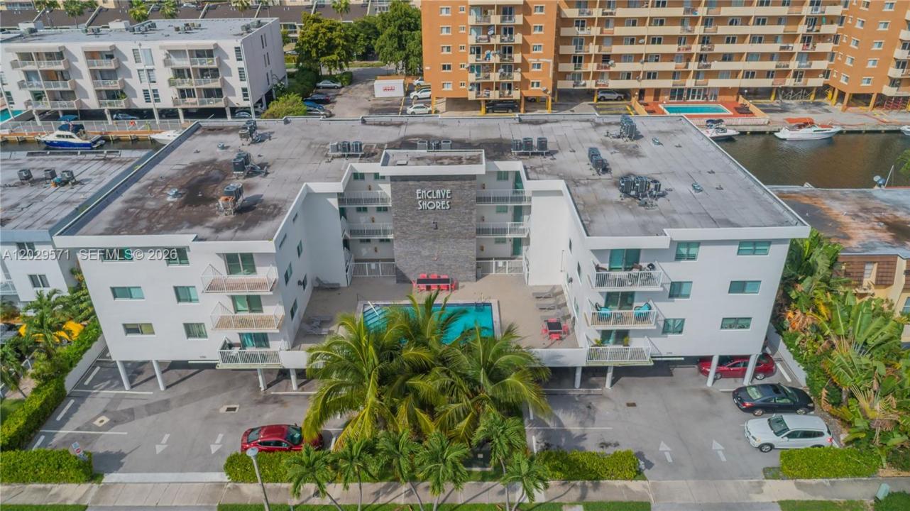 3755 NE 167th St 6, North Miami Beach, Florida 33160, Stati Uniti