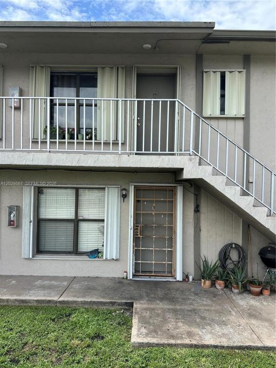 15360 SW 72 ST 21, Miami, Florida 33193, USA