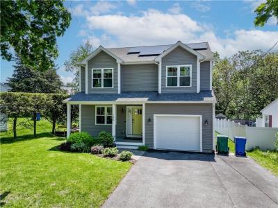 100 East View Avenue, Cranston, Rhode Island 02920, USA