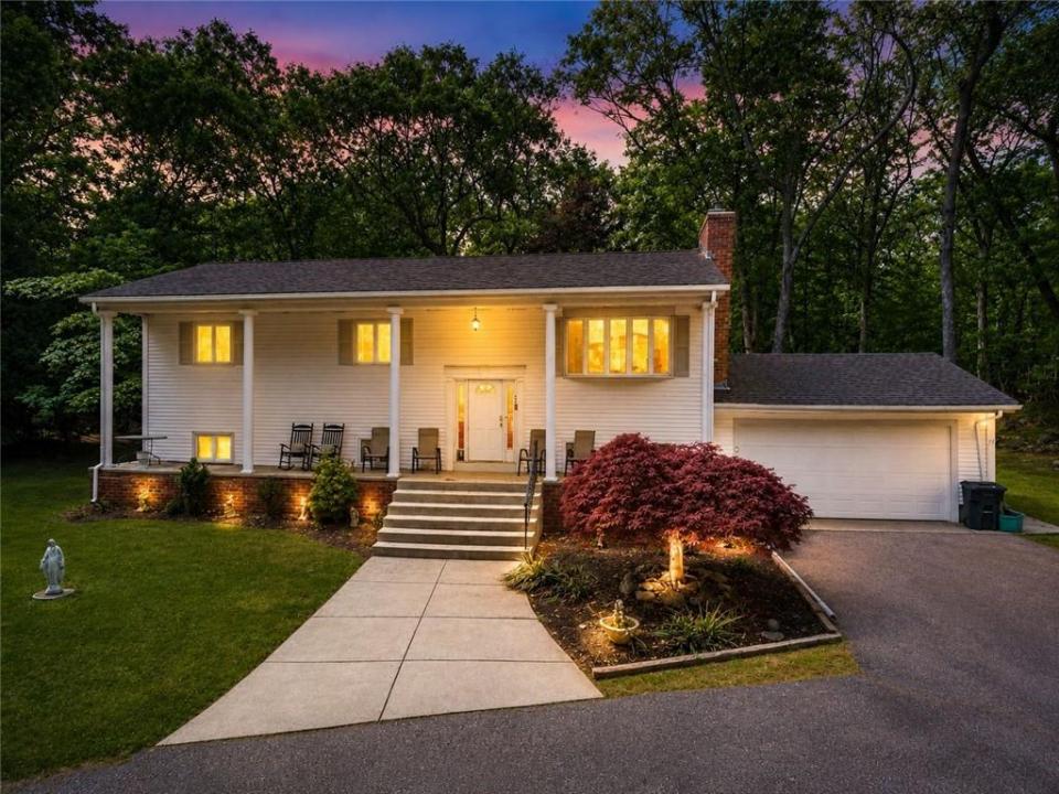 77 Pine Hill Avenue, Johnston, Rhode Island 02919, Amerika Birleşik Devletleri