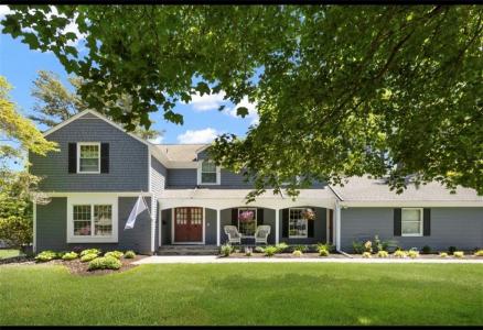 1 Pierce Court, Barrington, Rhode Island 02806