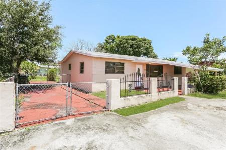 731 NW 175th Dr, Miami Gardens, Florida 33169, USA