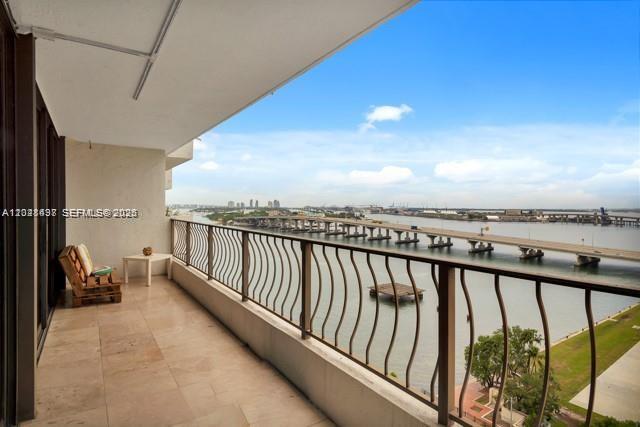 555 NE 15th St 16H, Miami, Floride 33132, États-Unis