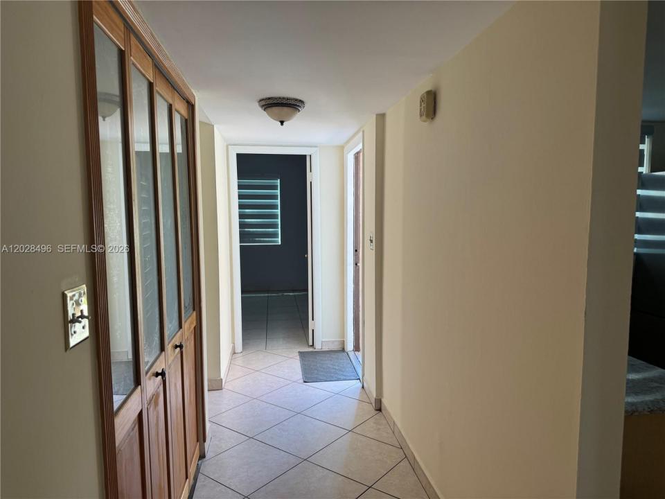 7033 NW 169th St, Hialeah, Florida 33015, USA