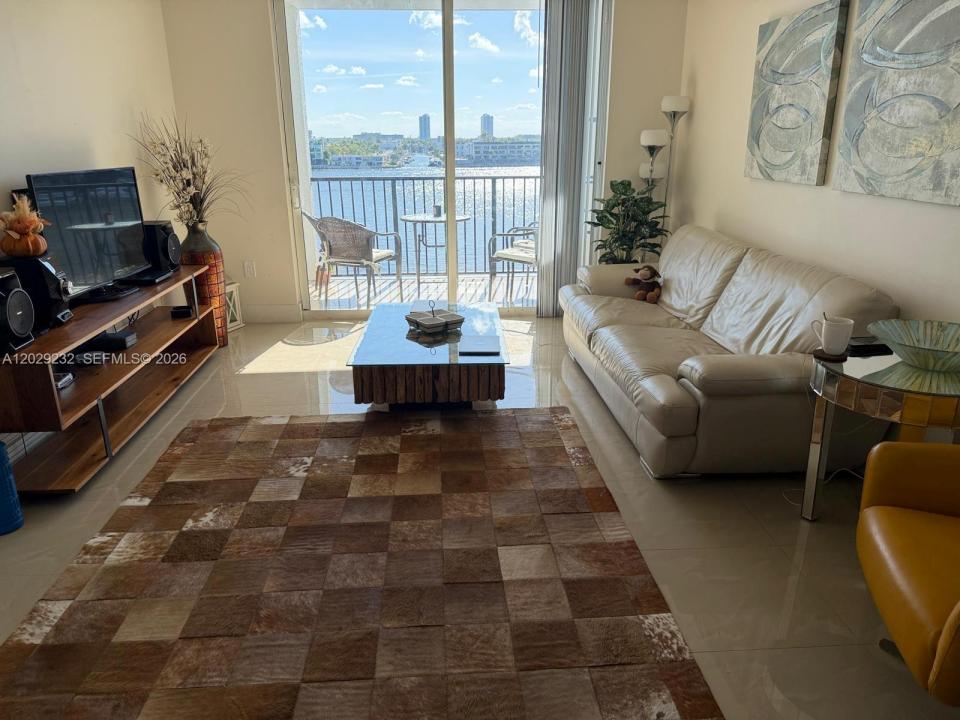17100 N Bay Rd 1605, Sunny Isles Beach, Floride 33160, États-Unis