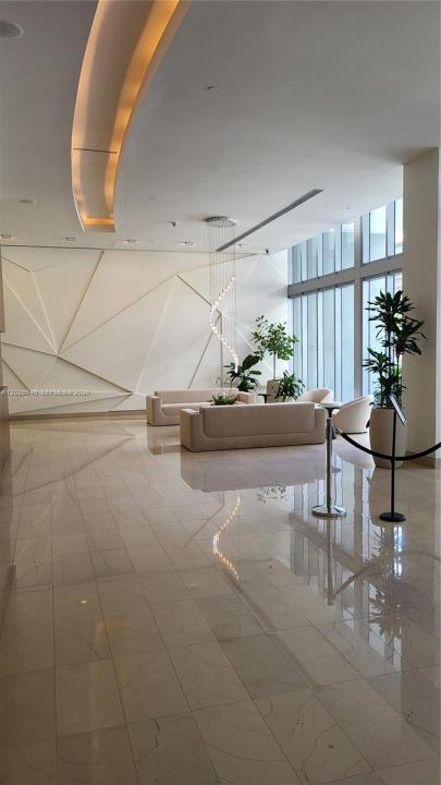 1111 SW 1 AV 2718-N, Miami, Floride 33130, États-Unis