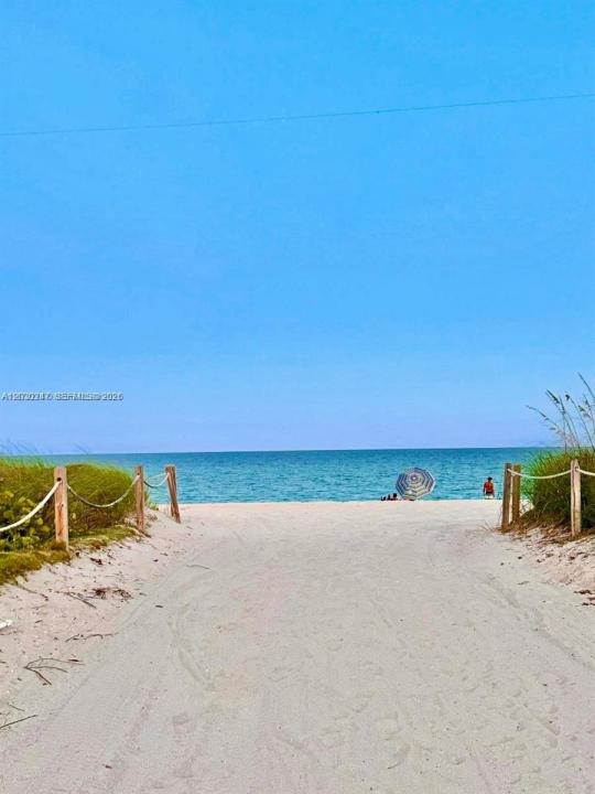 8320 Crespi Blvd 11, Miami Beach, Florida 33141, Stati Uniti
