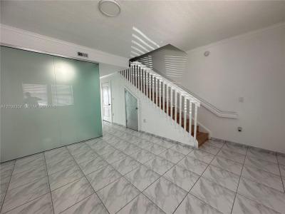 9837 W Okeechobee Rd 805, Hialeah Gardens, Florida 33016, HOA KỲ