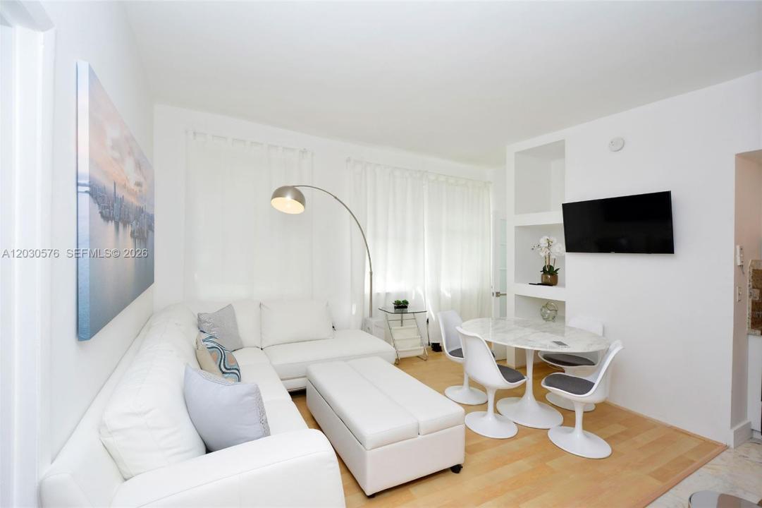 1342 Drexel Ave 105, Miami Beach, Floride 33139, États-Unis