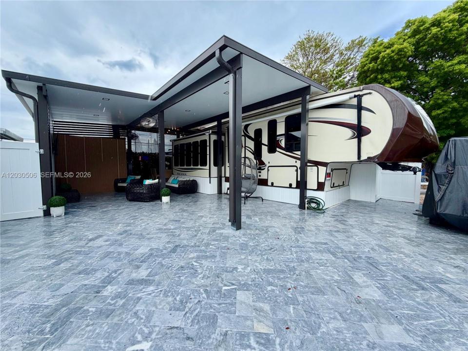 325 Calusa Street #409, Key Largo, Floryda 33037, USA