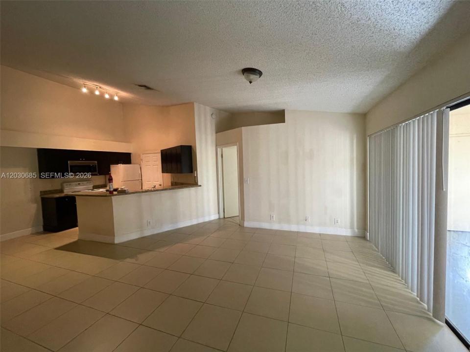 9999 Summerbreeze Dr 915, Sunrise, Floryda 33322, USA