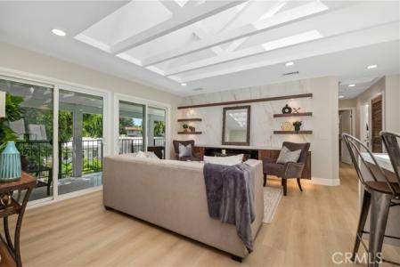 Via Puerta, Laguna Woods, California 92637, Stati Uniti