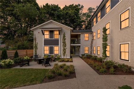 32 Exchange Street 203, East Greenwich, Rhode Island 02818, États-Unis