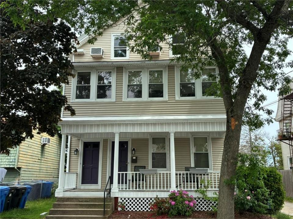 152 Woodbine Street, Cranston, Rhode Island 02910, Estados Unidos
