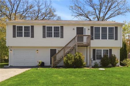 48 Harris Avenue, Warwick, Rhode Island 02889, USA