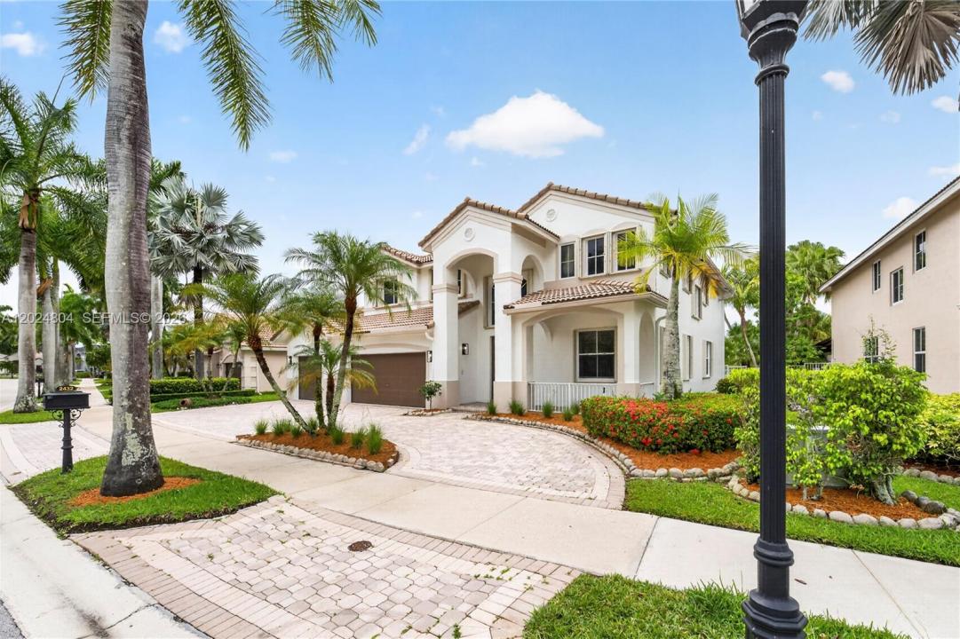 2432 Deer Creek Rd, Weston, Florida 33327, USA