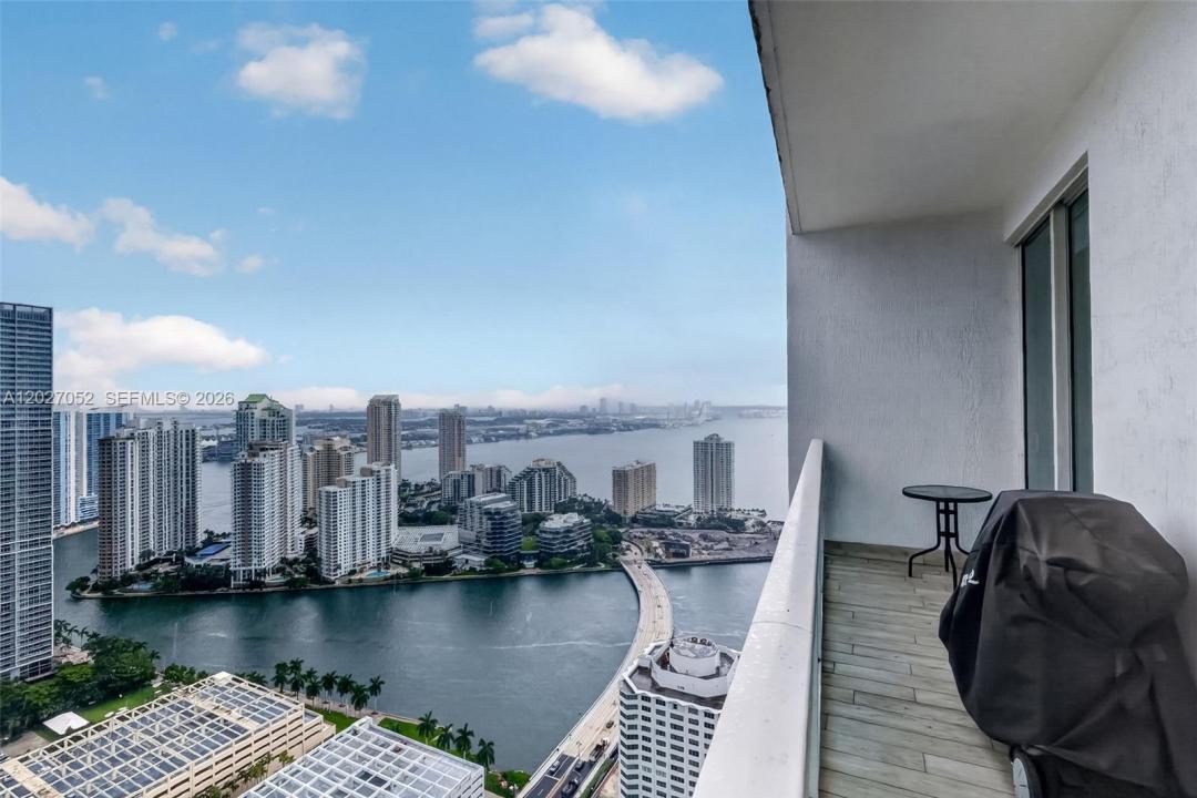 950 Brickell Bay Dr 4504, Miami, Florida 33131, Stati Uniti