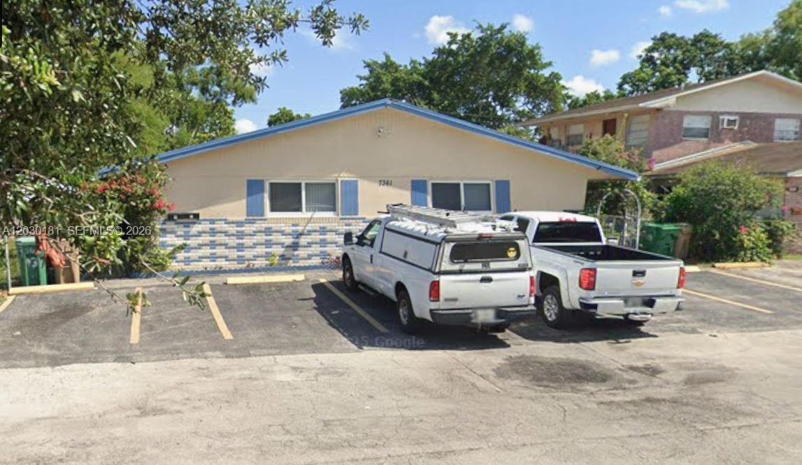 7361 NW 35th St 1-4, Davie, Florida 33024, Estados Unidos