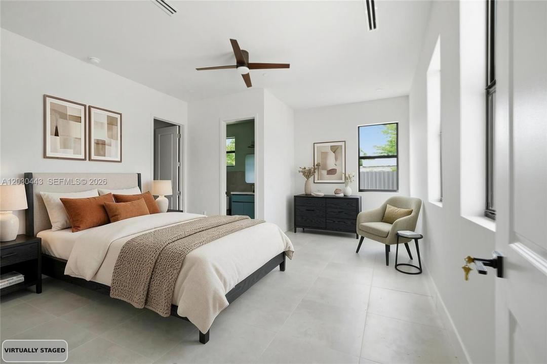 131 Miami Gardens Rd, West Park, Florida 33023, USA
