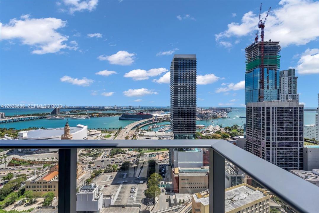 121 NE 5th St 3401, Miami, Florida 33132, Stati Uniti