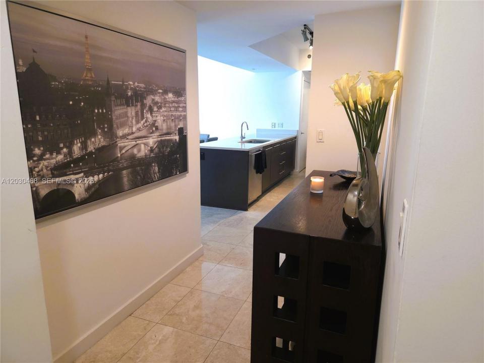 500 Brickell Ave 3105, Miami, Florida 33131, USA