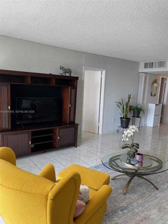5701 Collins Ave 511, Miami Beach, Florida 33140, USA