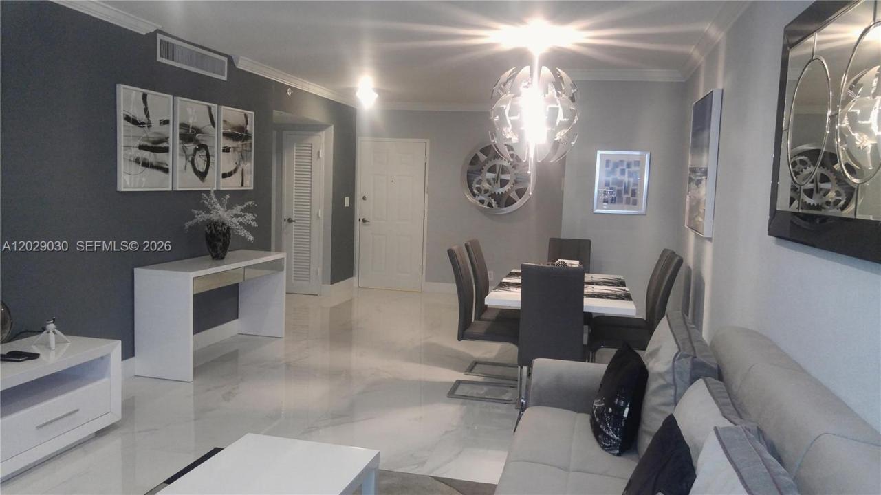 2501 S Ocean Dr L04, Hollywood, Florida 33019, USA