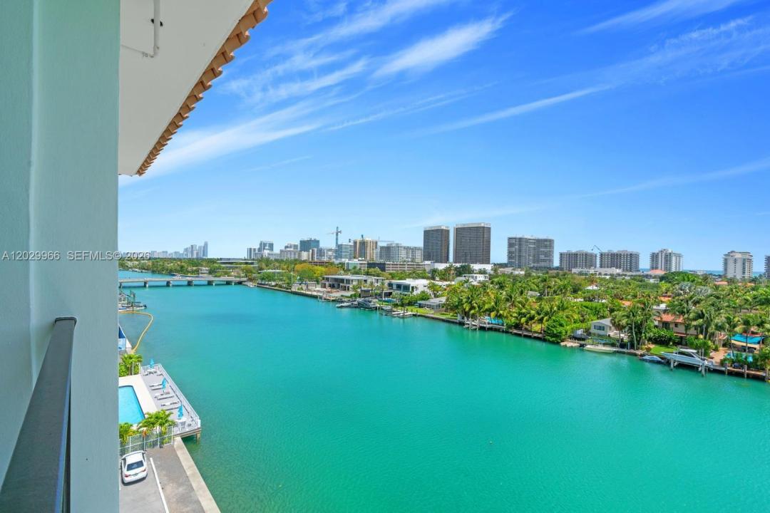 9341 E Bay Harbor Dr PH-B, Bay Harbor Islands, フロリダ 33154, アメリカ合衆国