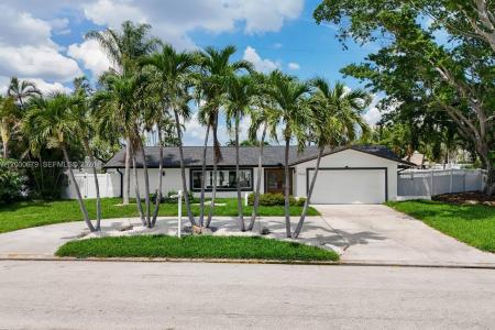 7905 9th AVE S, St Petersburg, Florida 33707, USA