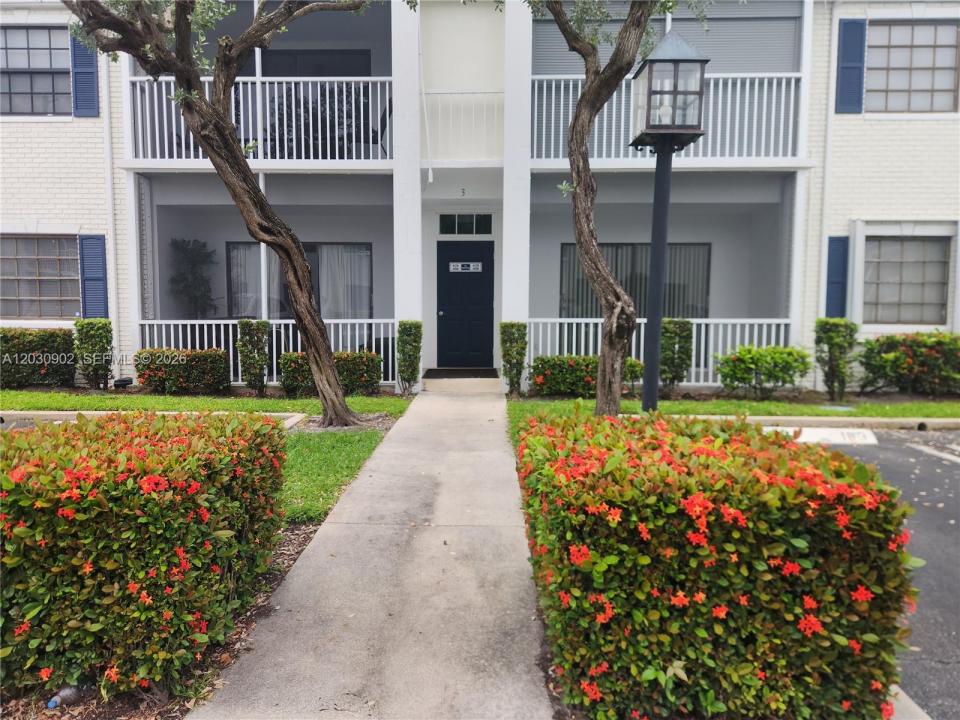 160 Cypress Club Dr 608, Pompano Beach, Floride 33060, États-Unis