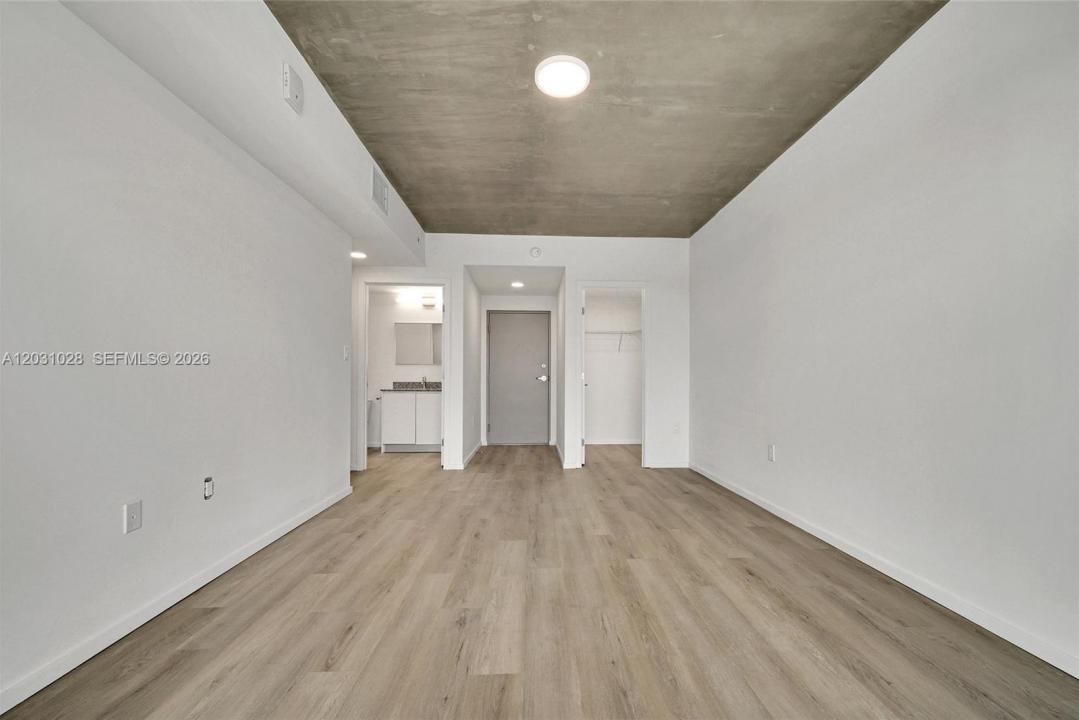 475 NE 125th 504, North Miami, Floride 33161, États-Unis