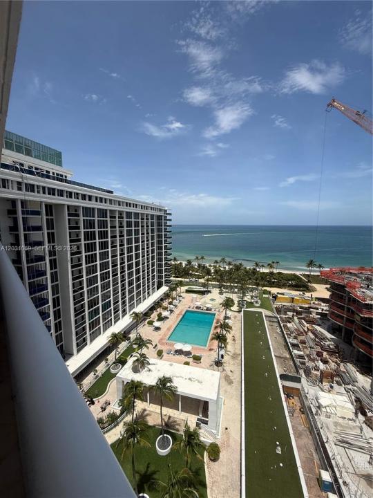 10275 Collins Ave 1221, Bal Harbour, Floride 33154, États-Unis
