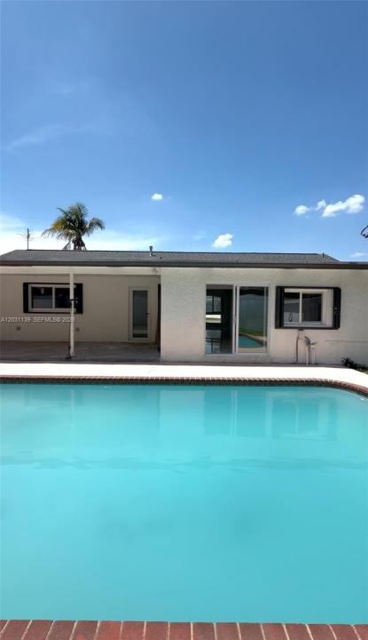11371 NW 32nd Mnr, Sunrise, Floride 33323, États-Unis