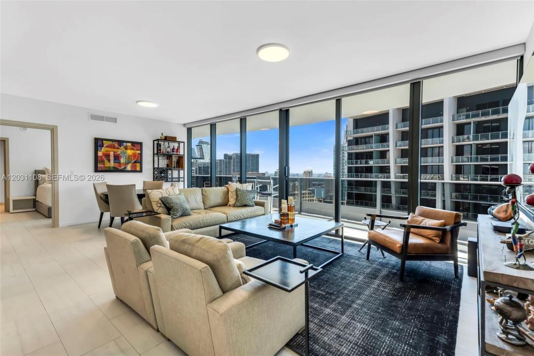 1000 Brickell Plz 4609, Miami, Florida 33131, Stati Uniti