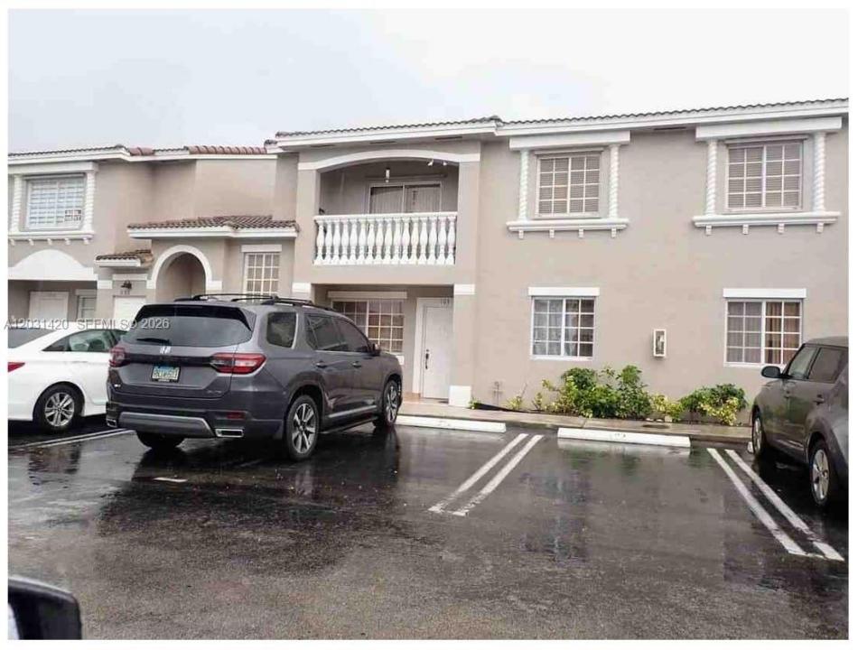7281 NW 174th Ter 103, Hialeah, Florida 33015, Stati Uniti