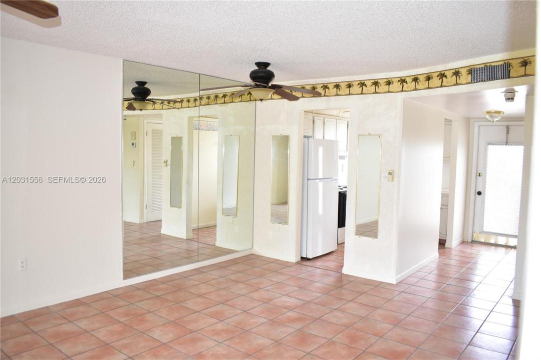 2701 N Pine Island Rd 311, Sunrise, Florida 33322, USA