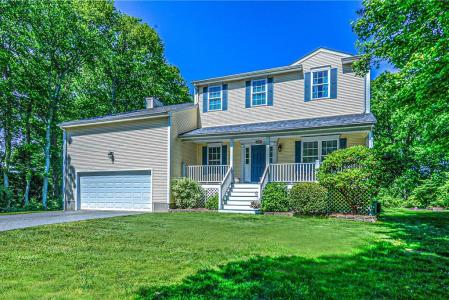 394 Westmoreland Lane, North Kingstown, Rhode Island 02874, USA