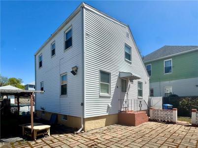 215 Roosevelt Street, Providence, Rhode Island 02909, USA
