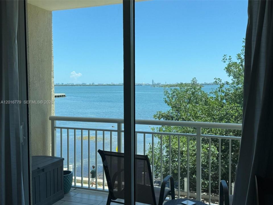 2000 N Bayshore Dr 220, Miami, 플로리다 33137, 미국