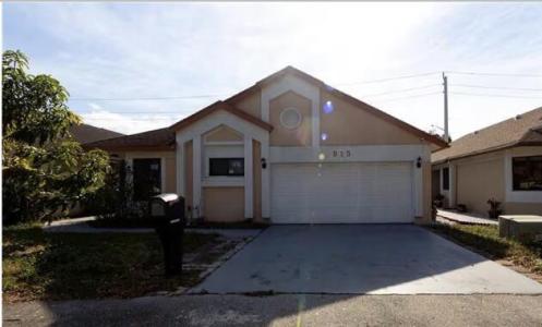 915 Buttonwood Avenue, North Lauderdale, Florida 33068, USA