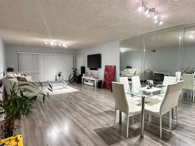 601 Ives Dairy Rd 401-8, Miami, Florida 33179, USA