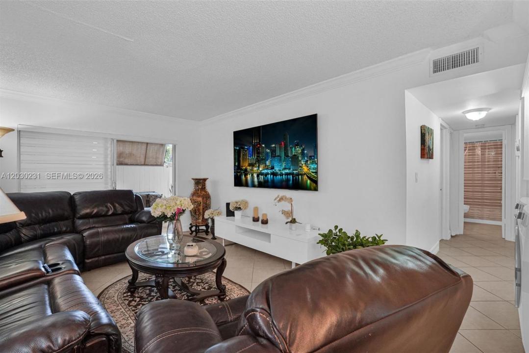 6095 W 18th Ave S107, Hialeah, Florida 33012, USA