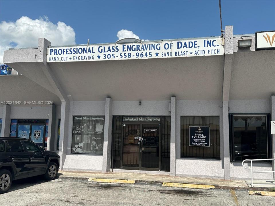 3960 W 16th Ave 205, Hialeah, Florida 33012, USA