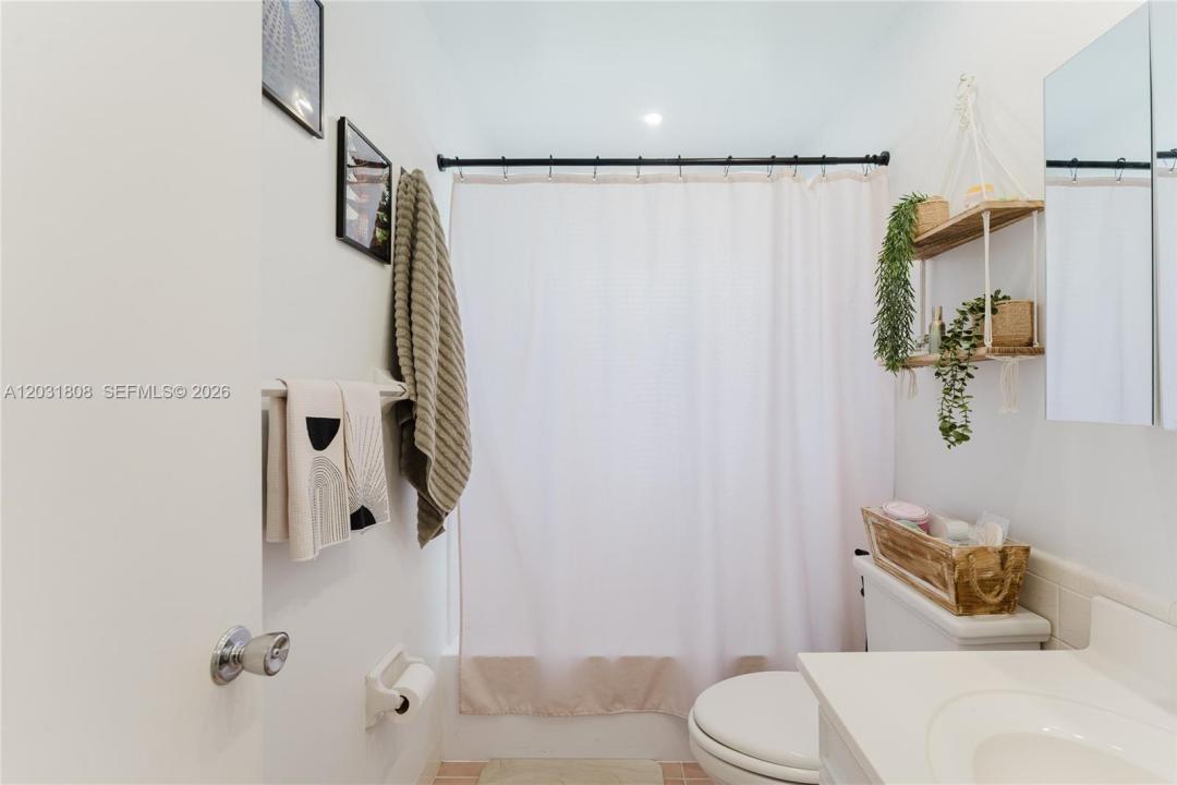 2604 NW 48th St, Tamarac, Florida 33309, USA