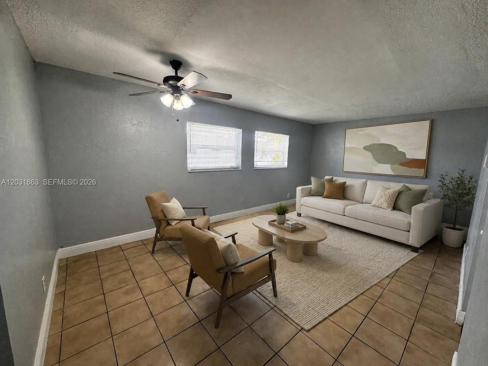 4061 N Dixie Hwy 28, Oakland Park, Florida 33334, USA